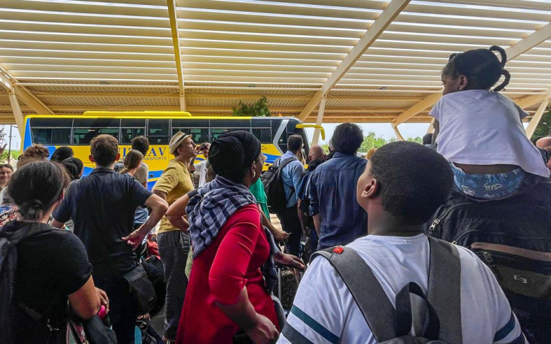 La amenaza de guerra aumenta a medida que Francia comienza a evacuar a sus ciudadanos de Níger