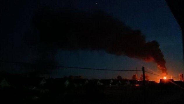 En la región de Bryansk, una subestación arde después de una explosión
