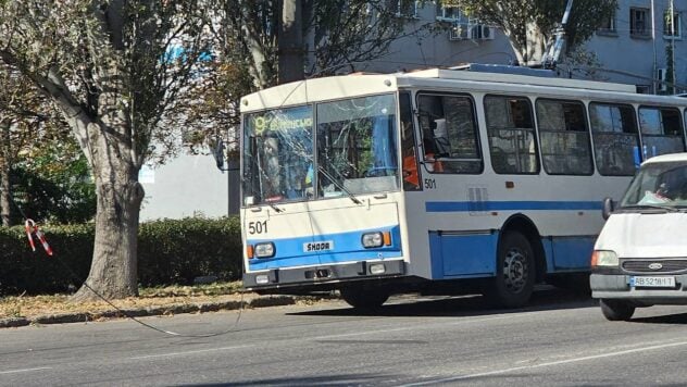 En Jersón, los invasores dispararon contra un trolebús: dos hombres resultaron heridos y uno murió