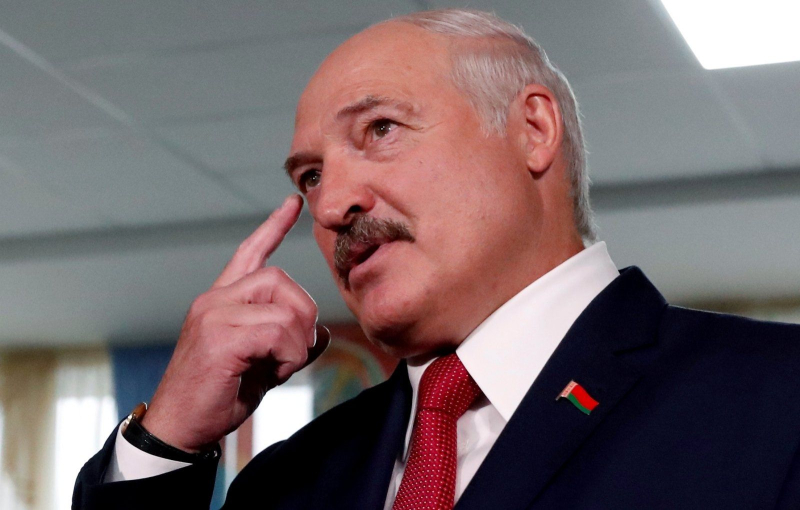 Lukashenko prohibió a los bielorrusos “tocar” los vehículos aéreos no tripulados 