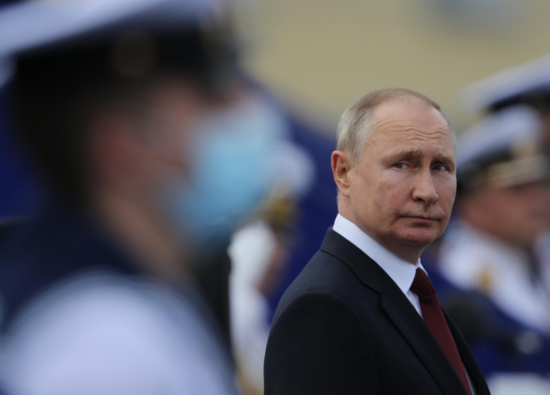 No lo hice entiendo esto de día o de noche: Putin se deshonró con declaraciones en el Foro Económico del Este