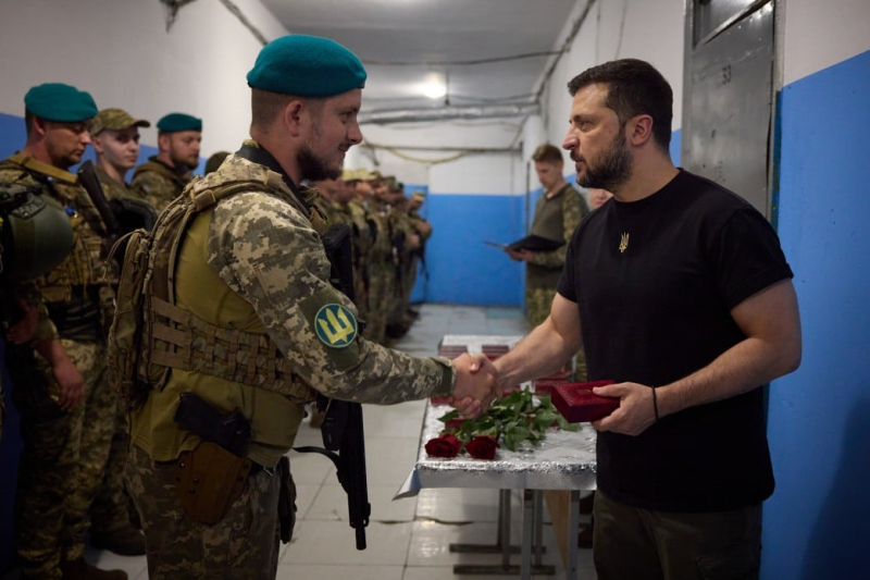 Zelensky visitó ocho brigadas de combate en la región de Donetsk