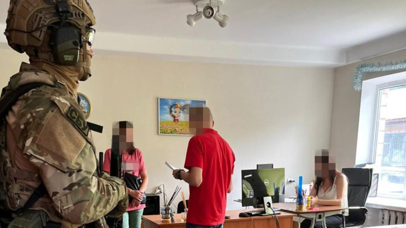 11.000 dólares por un diagnóstico ficticio: un plan de evasión de movilizaciones quedó al descubierto en Kiev