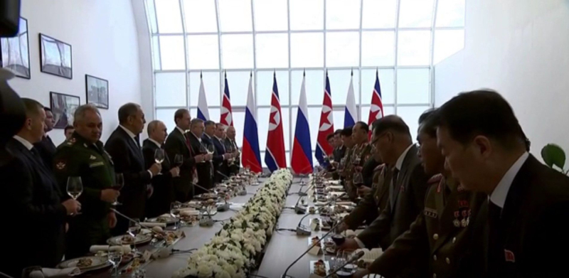 El disgusto está fuera de lugar gráficos: lo que hizo Kim Jong-un durante una reunión con Putin