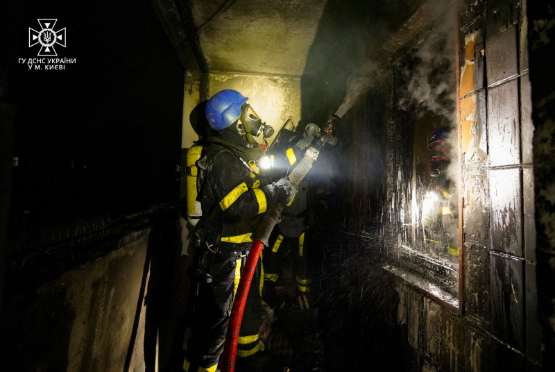 Extinguir incendios, limpiar escombros, eliminar las consecuencias de los ataques: cómo los rescatistas ucranianos arriesgan los suyos vidas mientras salvamos a otros