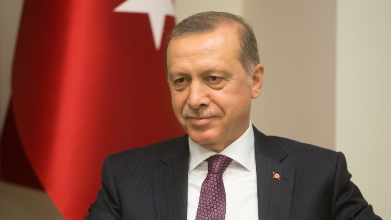 Erdogan dijo que confía en Rusia tanto como en Occidente