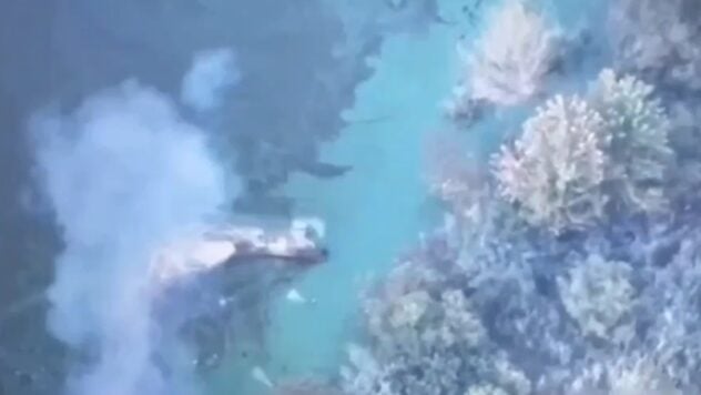 Impacto directo por un dron: cómo la Guardia Nacional destruyó un barco con ocupantes