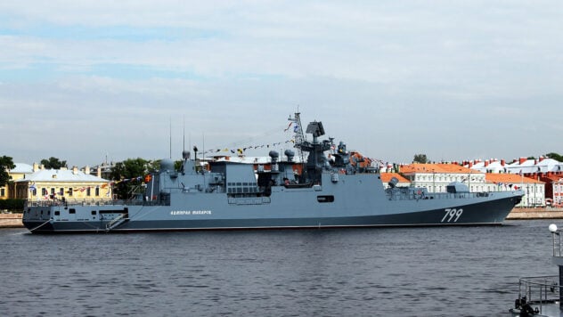 El buque insignia de la flota rusa del Mar Negro estaba siendo remolcado por remolcadores: foto publicada