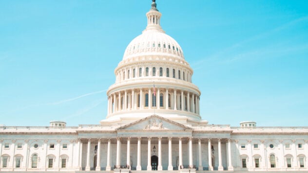 Sin apoyo de Ucrania: los congresistas entregaron un presupuesto temporal al Senado de Estados Unidos para evitar un cierre 