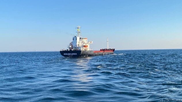 El primer barco con grano salió del puerto de Chernomorsk por un corredor temporal