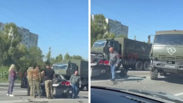 En Lugansk, un camión de ocupación aplastó a un coche civil en la carretera