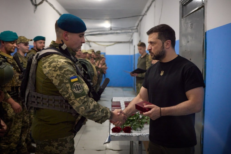 Zelensky visitó ocho brigadas de combate en la región de Donetsk