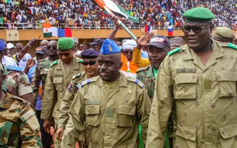 Francia inició negociaciones sobre la retirada de sus tropas de Níger