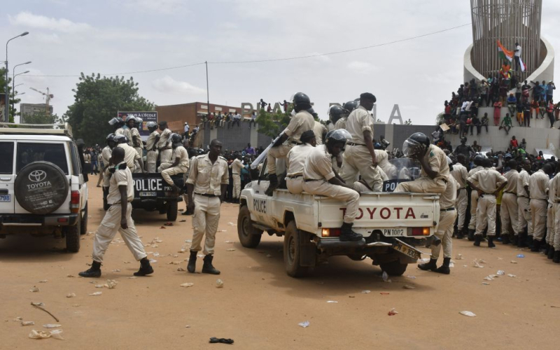 El La junta militar de Níger decidió expulsar inmediatamente al embajador francés