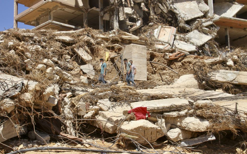 Inundaciones catastróficas en Libia: personas enterradas en fosas comunes (foto)