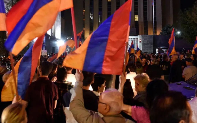 La oposición armenia amenaza con "paralizar el país" debido a la situación en Nagorno-Karabaj