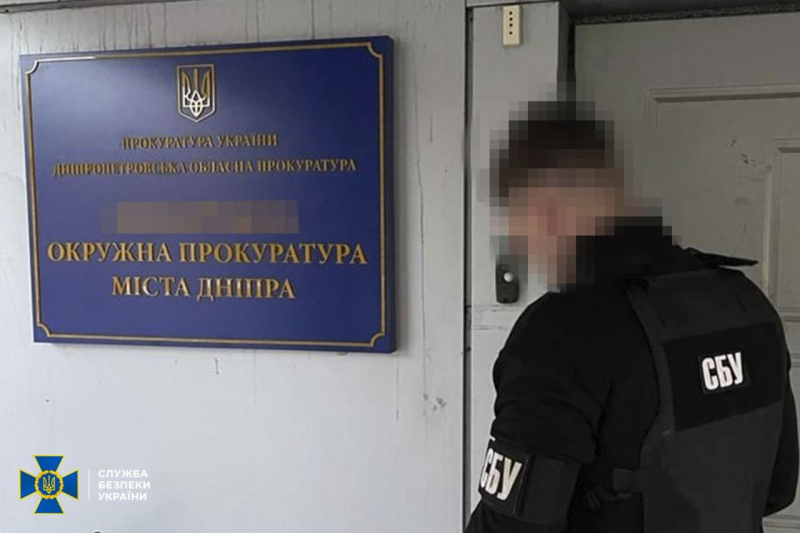 Extorsionó a un soborno para salir de prisión: un fiscal fue detenido en Dnieper