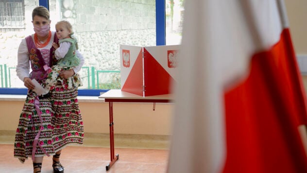 La participación superó la de 1989: un récord del 72,9% acudió a las urnas en Polonia