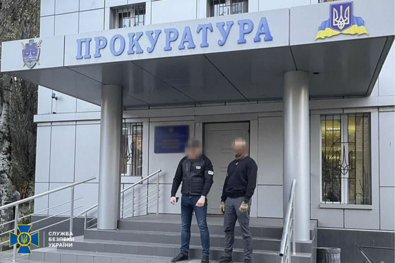 Extorsionó un soborno para salir de prisión: un fiscal fue detenido en Dnieper