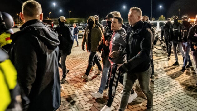 Escándalo tras el partido de la Conference League: dos jugadores del Legia fueron detenidos por la policía holandesa