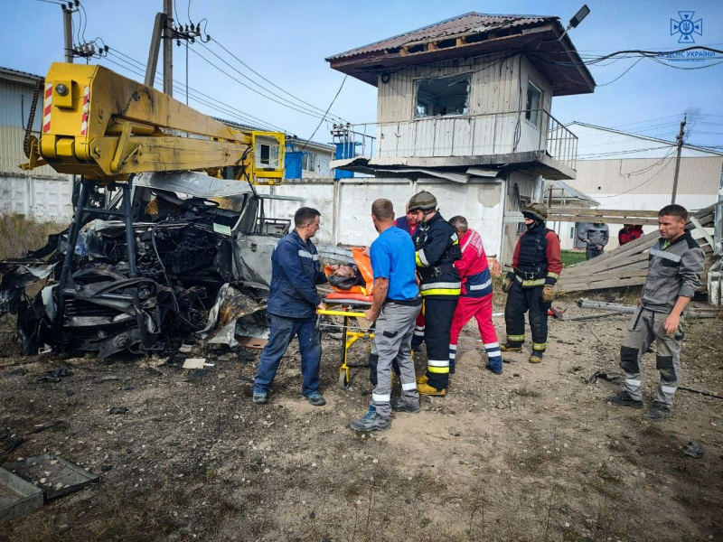 En la región de Kiev, tres electricistas fueron volados por una mina