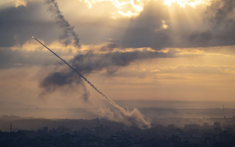Israel fue atacado con cohetes; tropas palestinas entraron al país (foto, video)