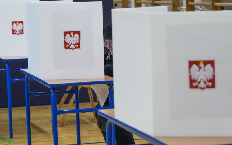 Han comenzado las elecciones parlamentarias en Polonia, cuyo resultado determinará el apoyo a Ucrania