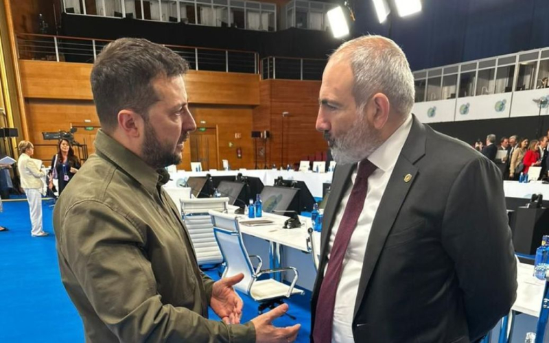 Zelensky por primera vez en la historia se reunió con el Primer Ministro de Armenia Pashinyan