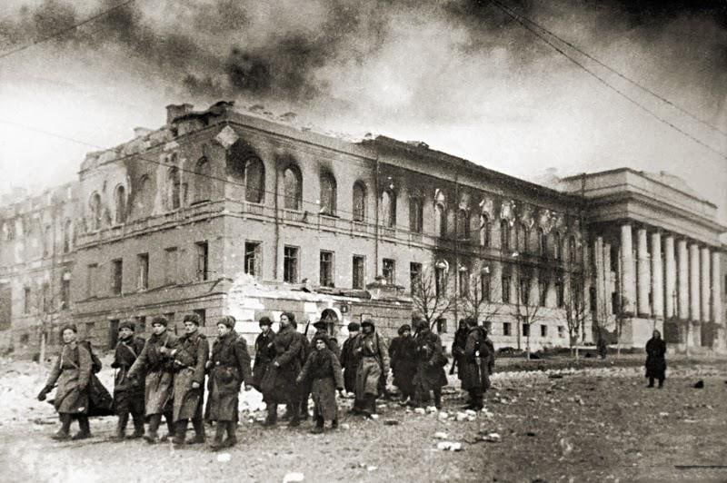 Día de la liberación de Kiev: fotografías de archivo de la capital destruida