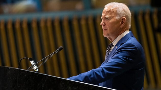 Biden firma una ley de presupuesto temporal sin ayuda a Ucrania