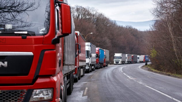 En Eslovaquia bloquearon la frontera a los camiones ucranianos: sólo se permite el paso de un camión por hora