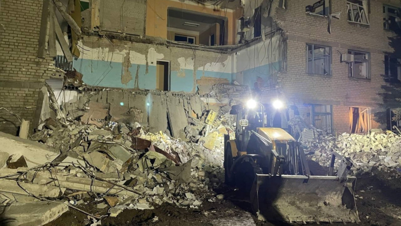 En Selidovo, bajo los escombros de un hospital, el cuerpo de otra persona fue encontrado - Servicio Estatal de Emergencia