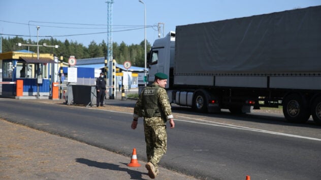 Los transportistas polacos planean hacer una huelga en la frontera con Ucrania: cuál es el motivo