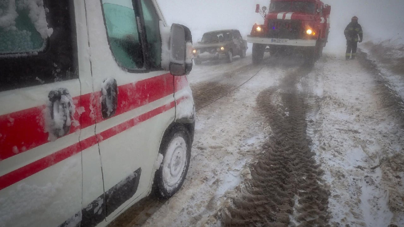Autobuses atascados y rutas rápidas y cerradas: consecuencias del mal tiempo en la región de Odessa