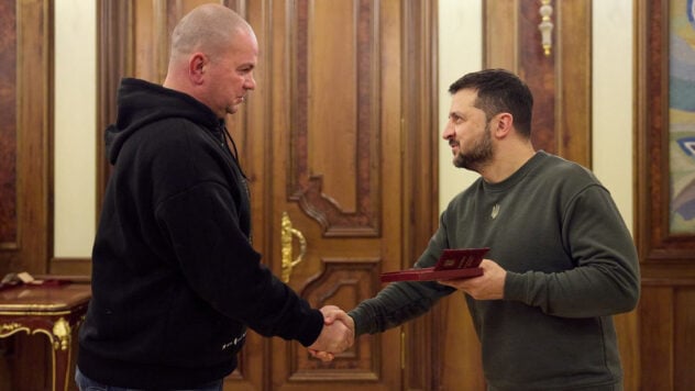 Protegido: Zelensky entregó premios estatales a los trabajadores de los medios: entre ellos se encuentran los operadores del holding de medios StarLightMedia 