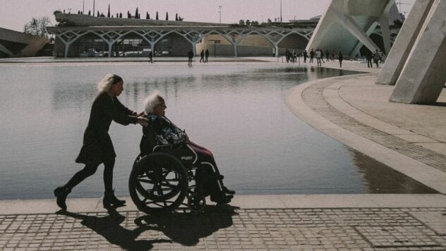 Acompañar a una persona con discapacidad del grupo II en el extranjero: quién es elegible y qué documentos serán necesarios