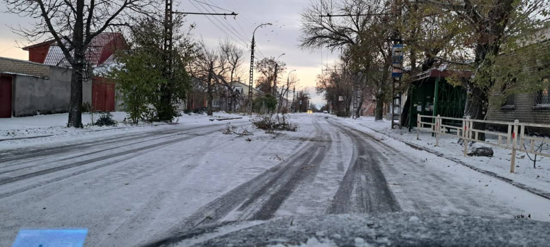  Pueblos sin energía, carreteras bloqueadas, cientos de accidentes. Cómo se está descontrolando la situación en Ucrania: mal tiempo