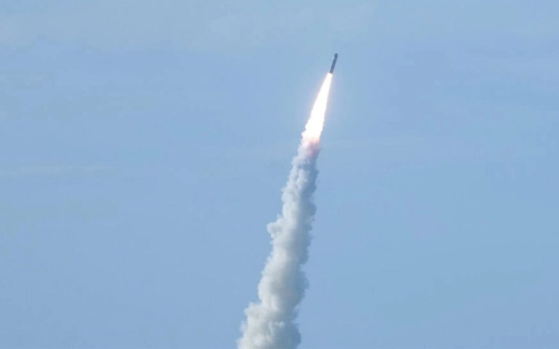 Francia comprobó su arsenal nuclear: el lanzamiento de un misil balístico fue exitoso