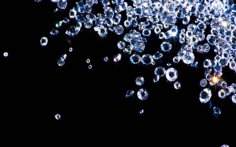 Una mujer ucraniana fue detenida en Polonia por tener diamantes en sus calcetines: qué pasó