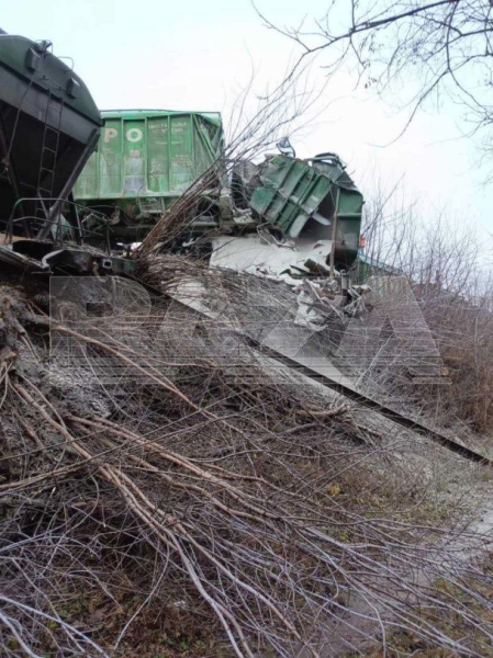 Un ferrocarril voló camino hacia Rusia: foto de la escena del accidente