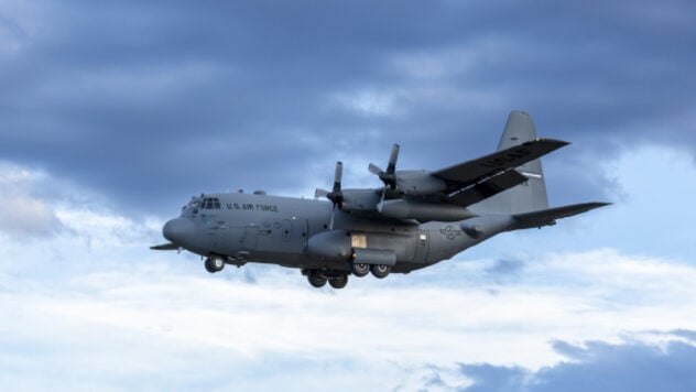 Para el transporte de tropas y equipo: propósito y características del C-130 Super Hercules aviones