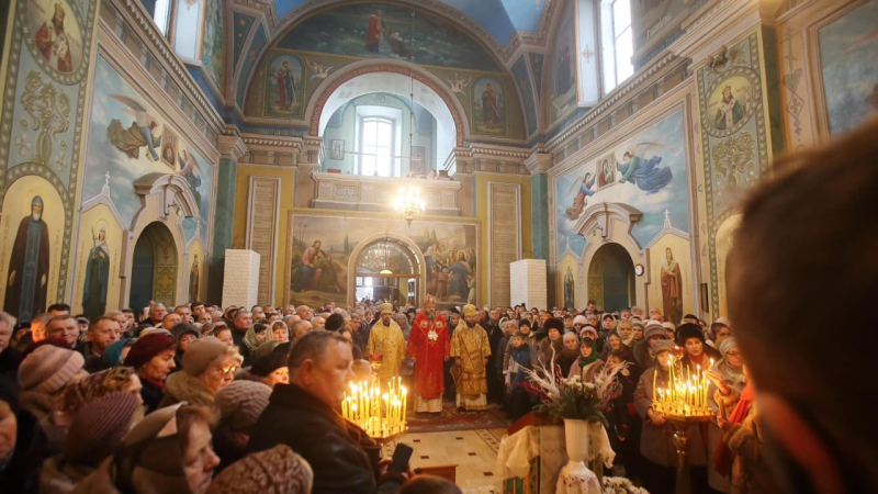 Por primera vez en casi 200 años: se celebró un servicio religioso en ucraniano en la catedral de San Nicolás en Kremenets