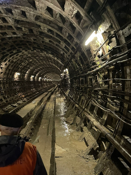 Qué túnel de emergencia en el metro de Kiev se ve así: los expertos mostraron una foto