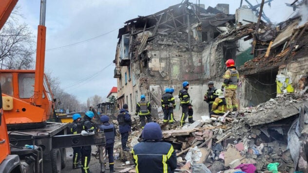 Cuatro personas ya han muerto bajo las ruinas de una casa en Novogrodovka: la búsqueda continúa