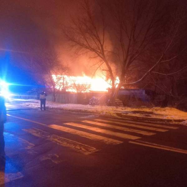 Incendio en 400 metros cuadrados: las autoridades de Kiev mostraron las consecuencias de un ataque a la ciudad