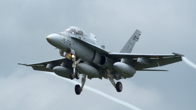 F-18, Apache y Black Hawk. Ucrania entregó a Estados Unidos una lista de armas deseadas - Reuters