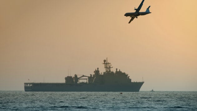 Un destructor y barcos comerciales estadounidenses atacaron a los hutíes en el Mar Rojo: lo que se sabe