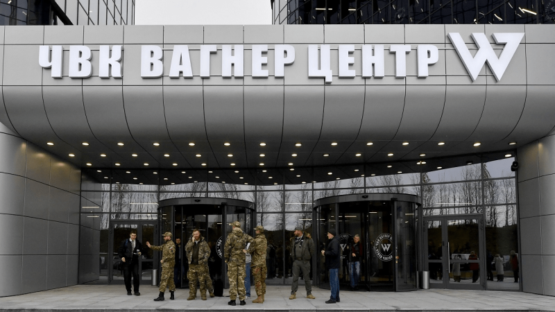 Se necesita dinero para la guerra en Ucrania: Rusia está reclutando mercenarios para el Afrika Corps