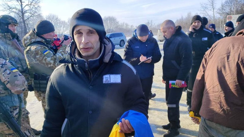 Defensores de Azovstal y Zmeinoye: 207 soldados ucranianos regresaron del cautiverio en la Federación Rusa