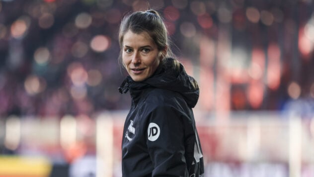 Marie-Louise Eta se convirtió en la primera entrenadora en dirigir un equipo en un partido de la Bundesliga